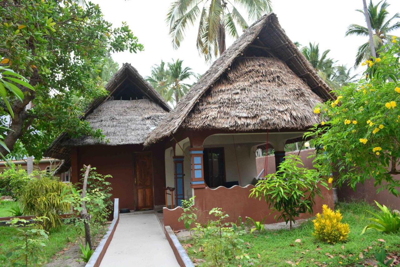 Meremeta Lodge Utende Buitenkant foto